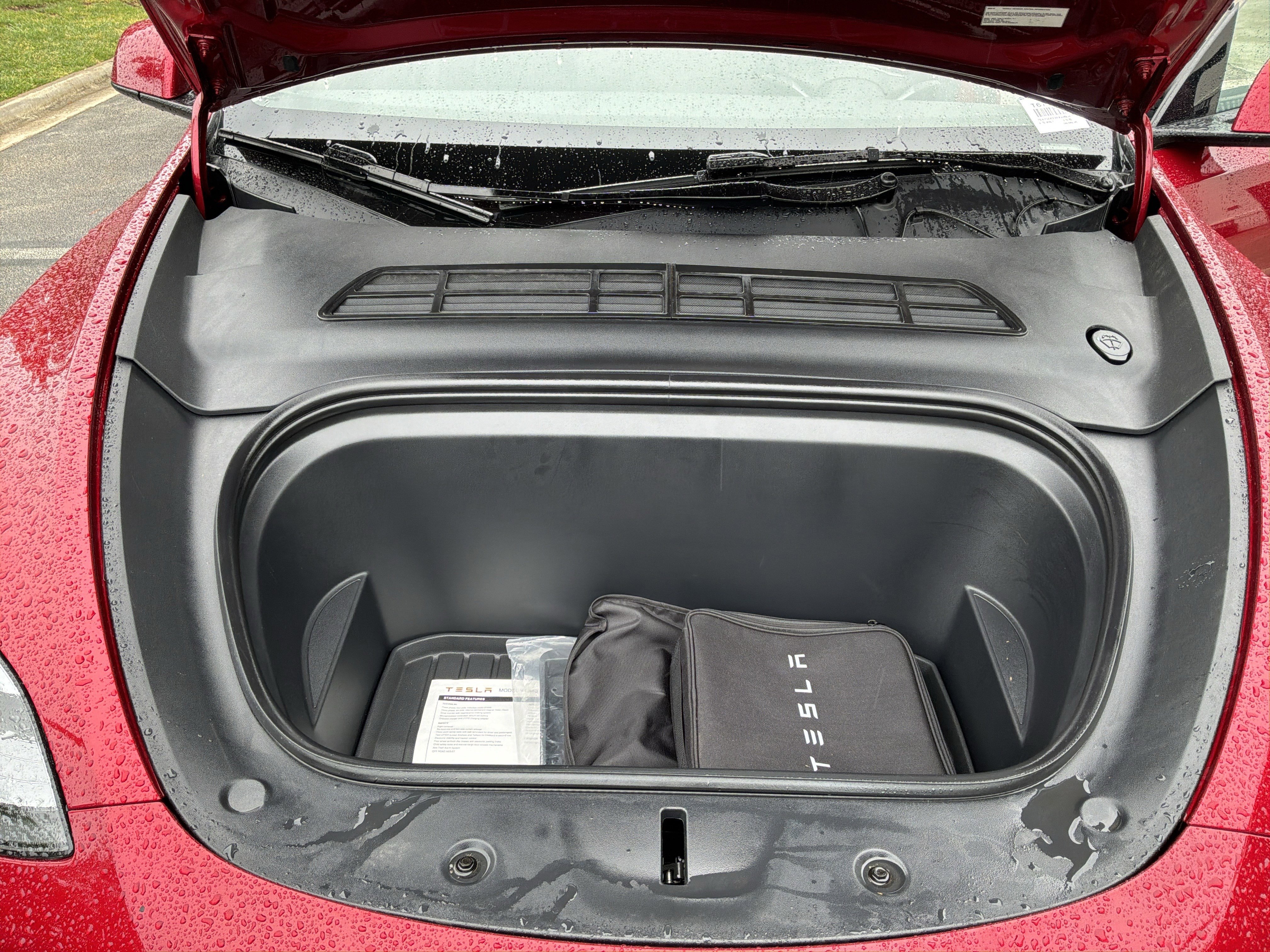 Used 2024 Tesla Model Y Long Range AWD/4WD image 34