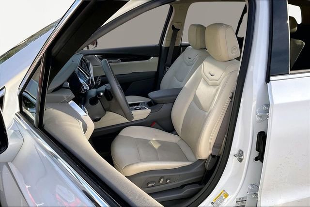 Used 2024 Cadillac XT6 Premium Luxury w/ LPO, Floor Liner Package image 15