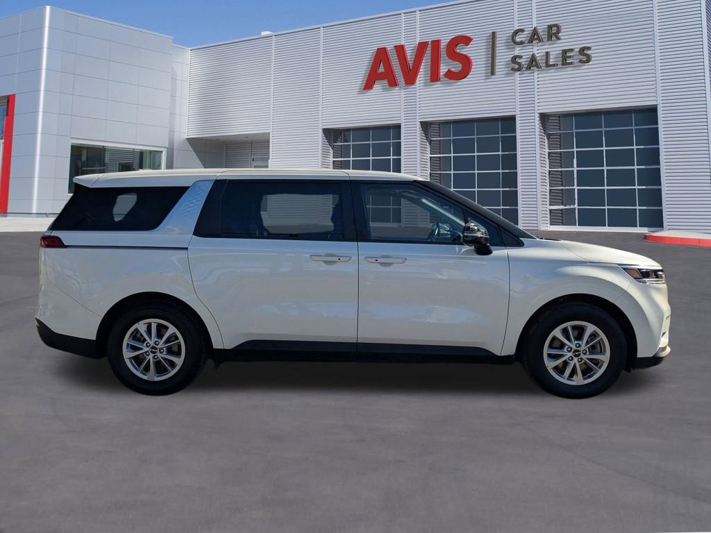 Used 2024 Kia Carnival LX image 7