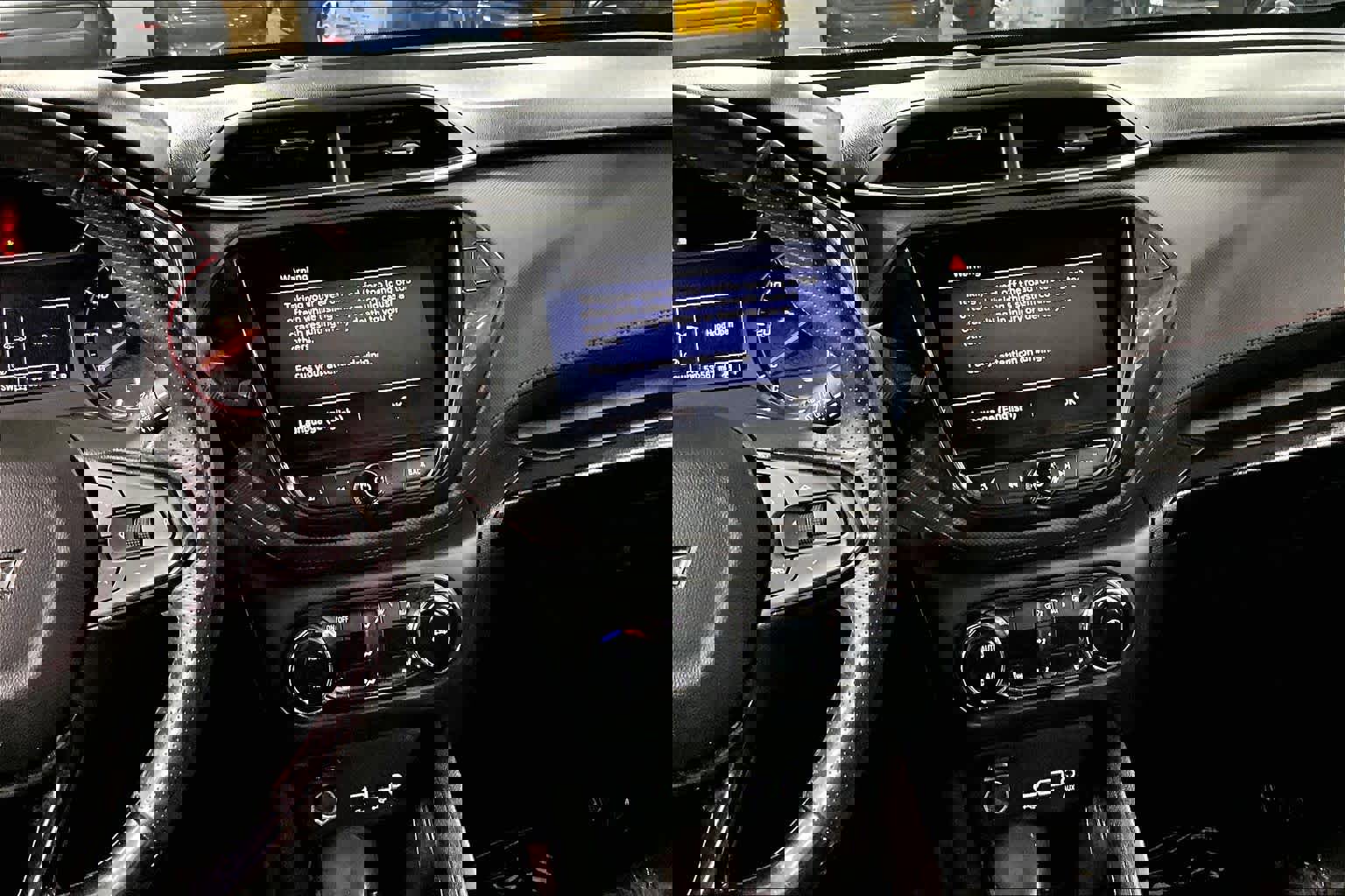 Used 2021 Chevrolet TrailBlazer RS w/ Sun and Liftgate Package AWD/4WD image 7