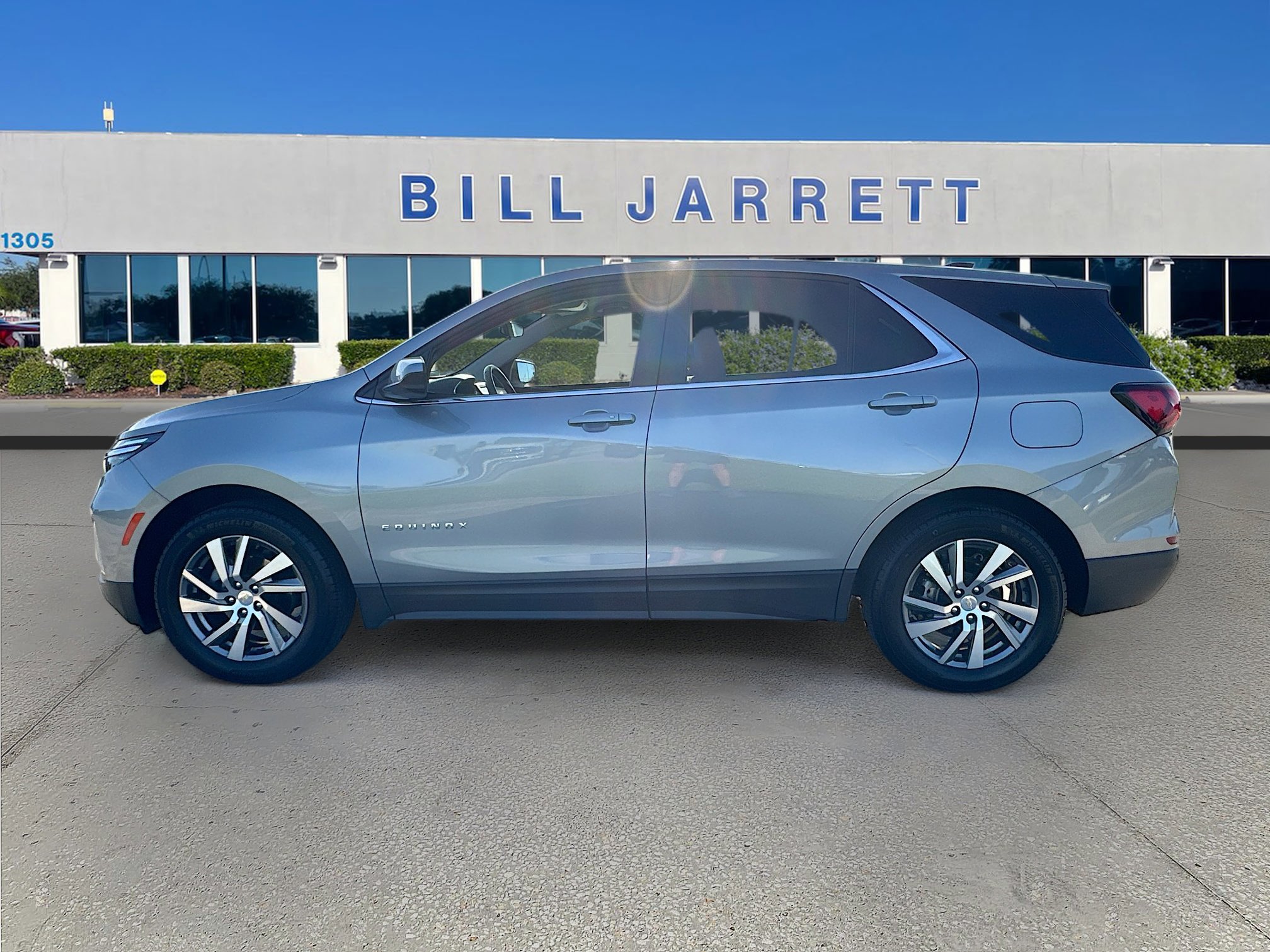Used 2024 Chevrolet Equinox LT FWD image 4