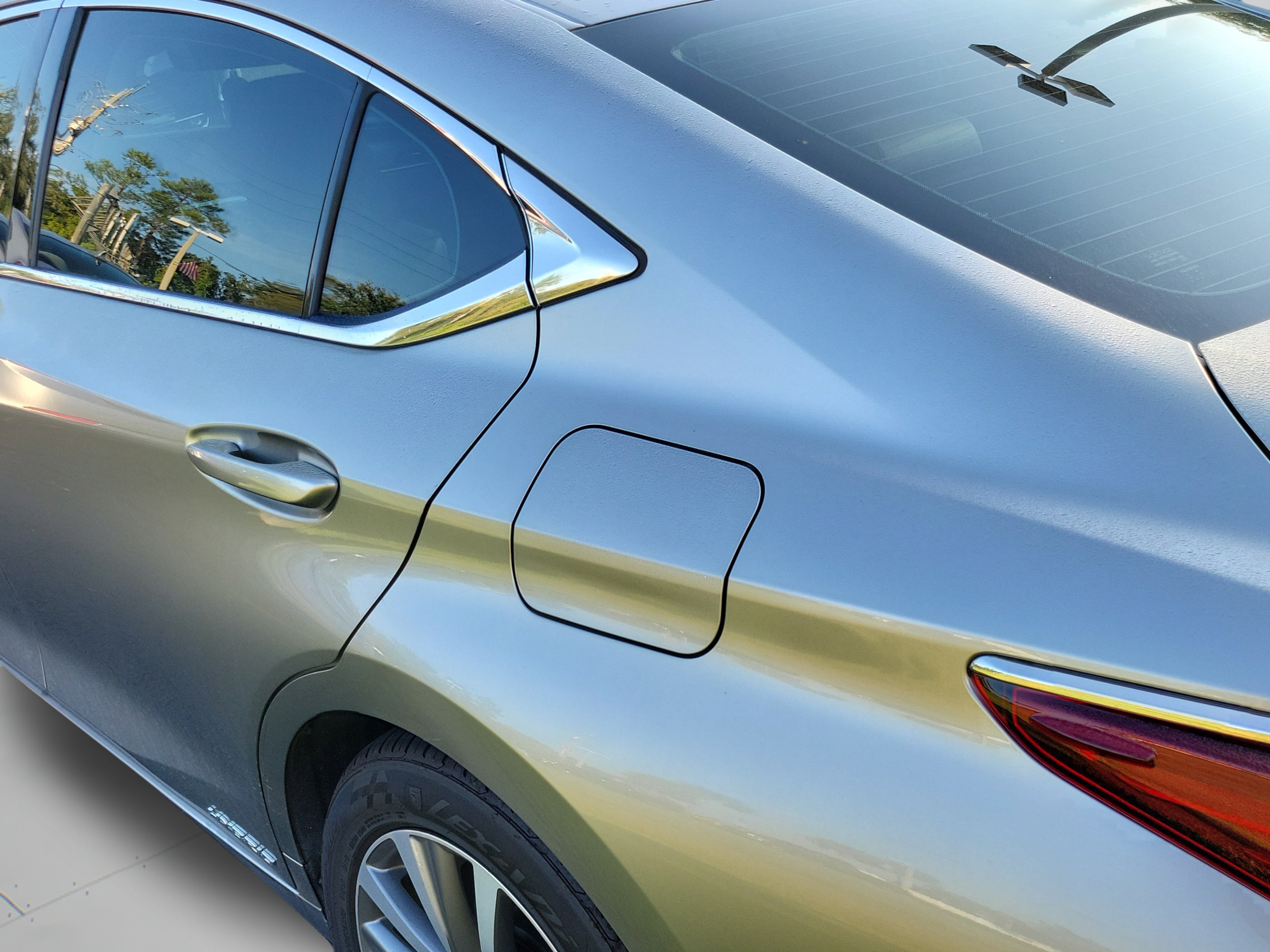 Used 2021 Lexus ES 300h w/ Premium Package FWD image 27