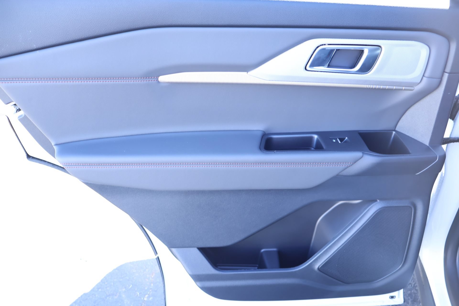 New 2026 Ford Explorer Active w/ Active Comfort Package RWD image 18