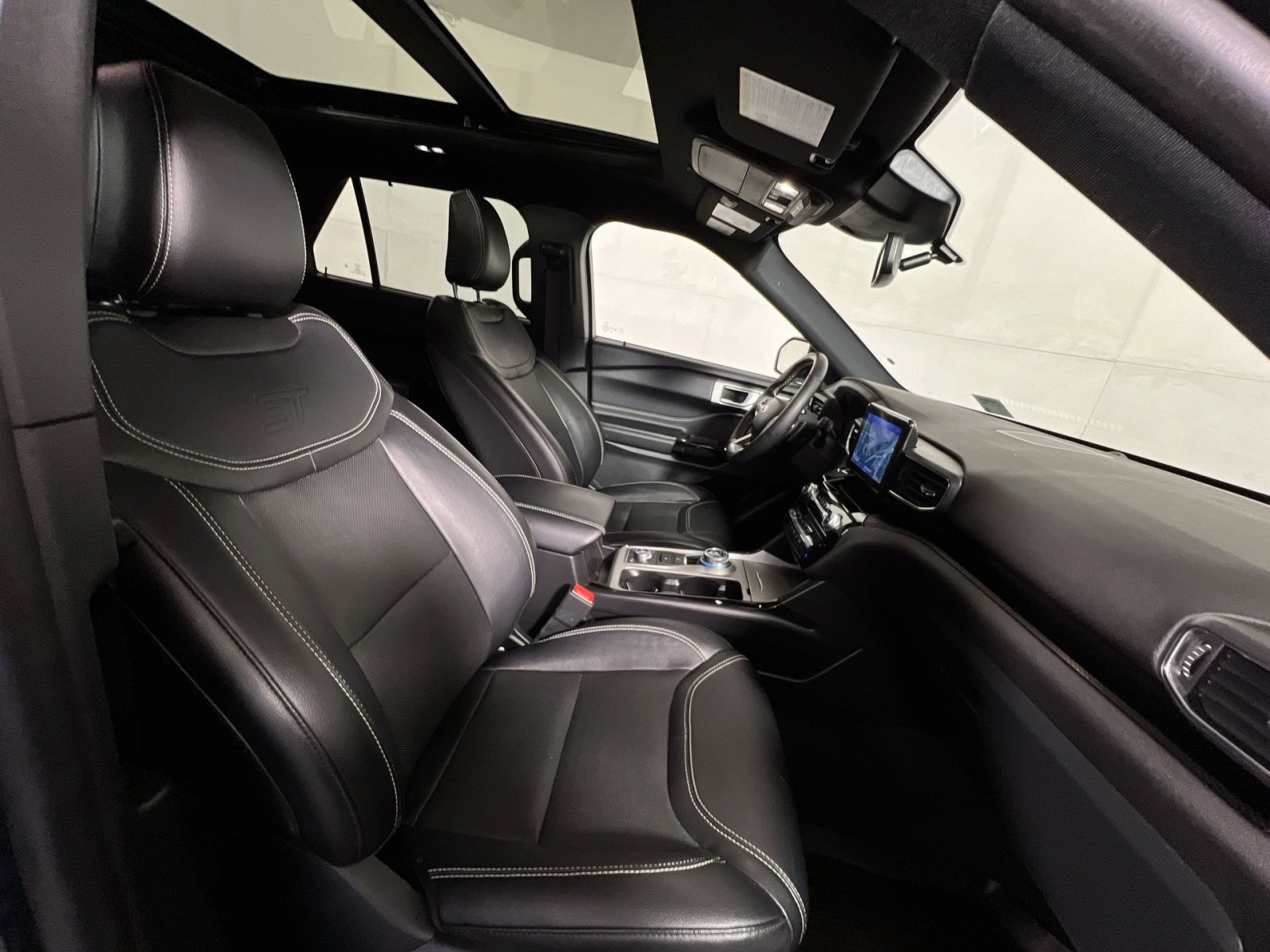 Used 2022 Ford Explorer ST w/ Equipment Group 401A AWD/4WD image 28