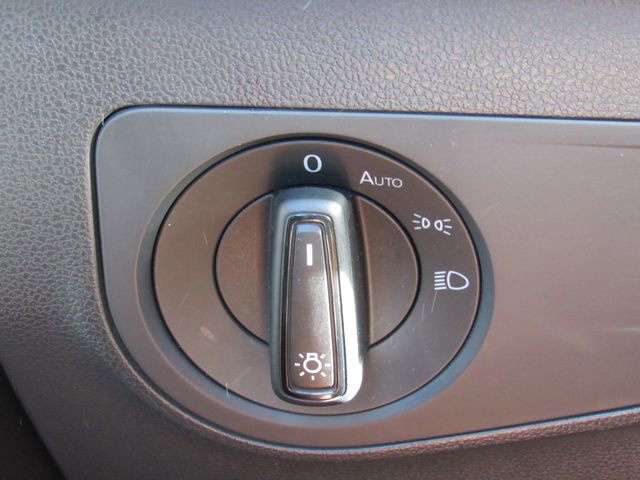 Used 2021 Volkswagen Tiguan S image 27