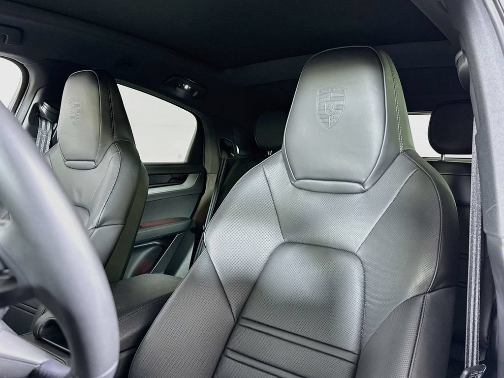 Certified 2026 Porsche Cayenne E-Hybrid Coupe AWD/4WD image 5