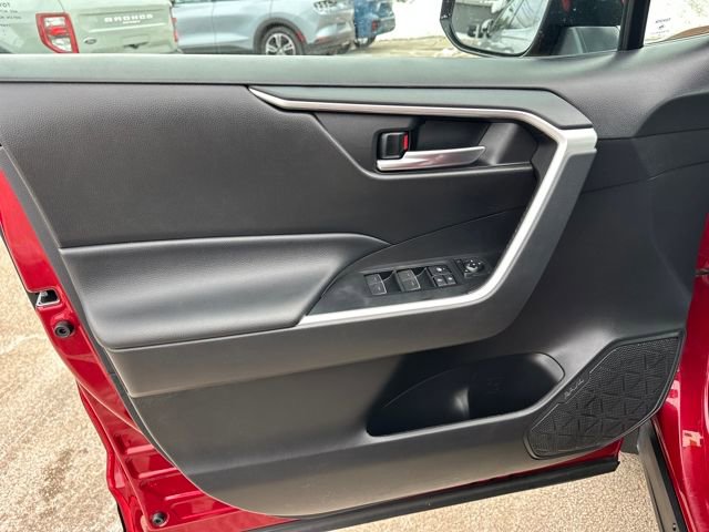 Used 2022 Toyota RAV4 XLE w/ Convenience Package image 13