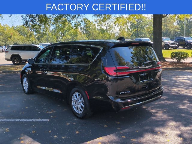Certified 2026 Chrysler Pacifica Select FWD image 3