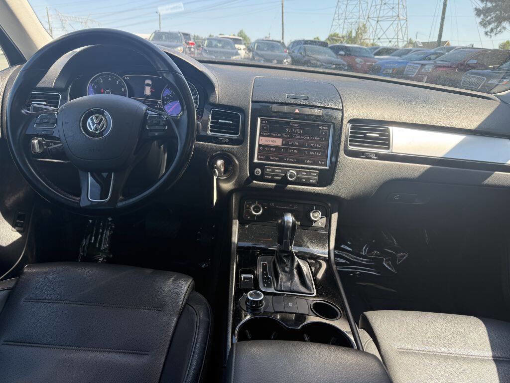 Used 2012 Volkswagen Touareg VR6 AWD/4WD image 13