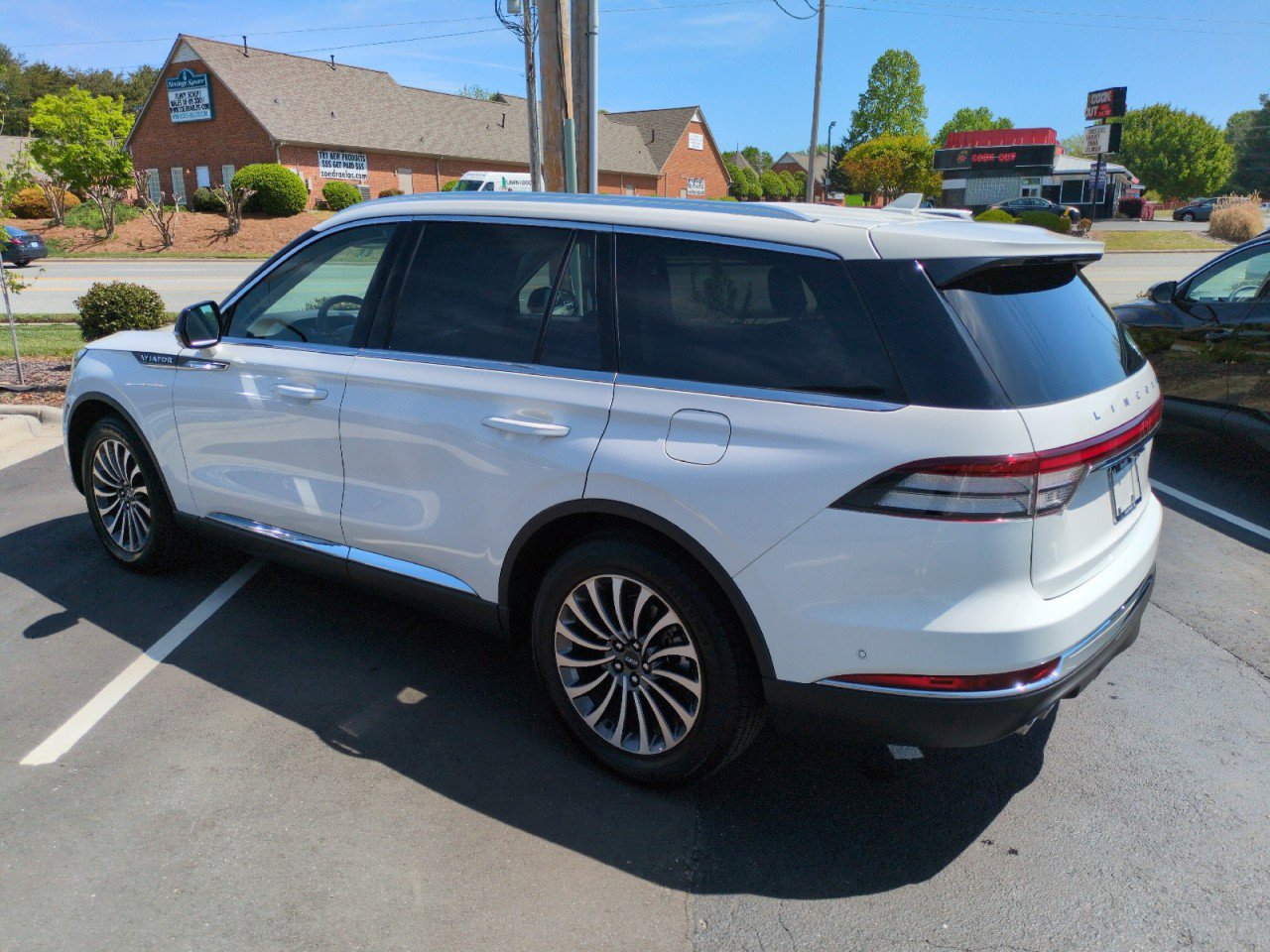 Used 2022 Lincoln Aviator Reserve w/ Equipment Group 201A RWD image 5