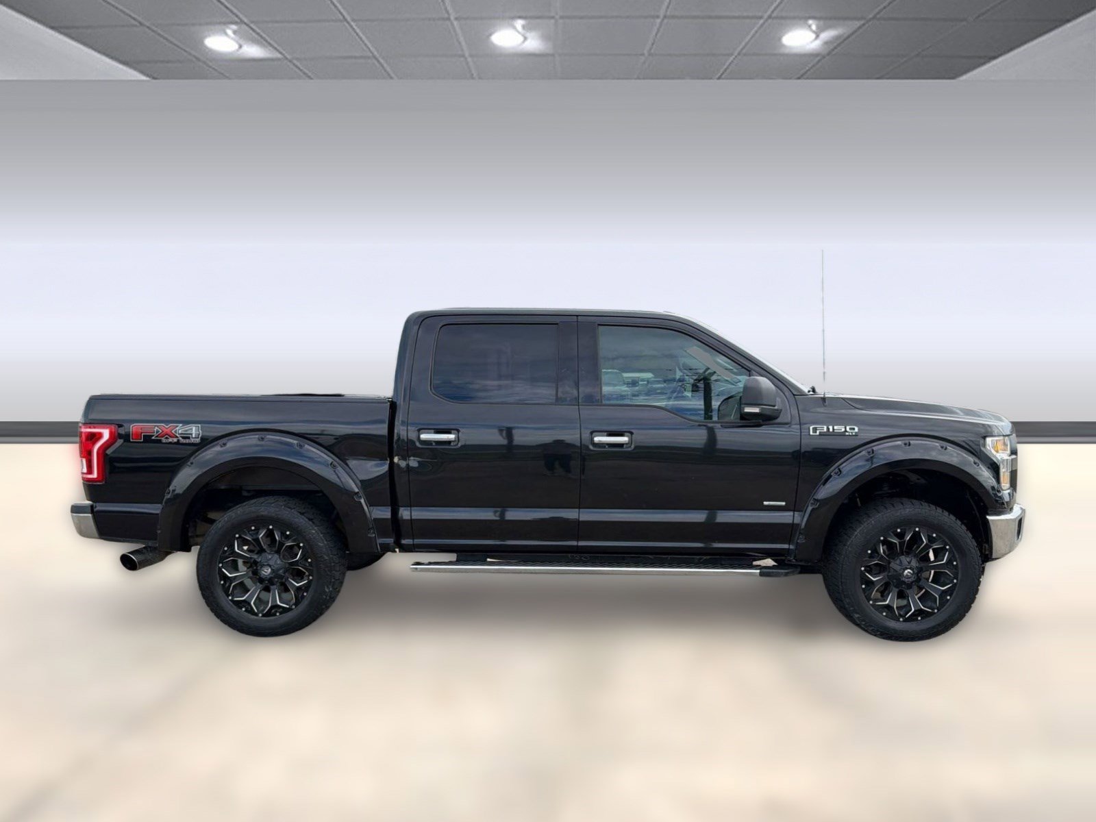 Used 2015 Ford F150 XLT w/ Equipment Group 302A Luxury AWD/4WD image 8