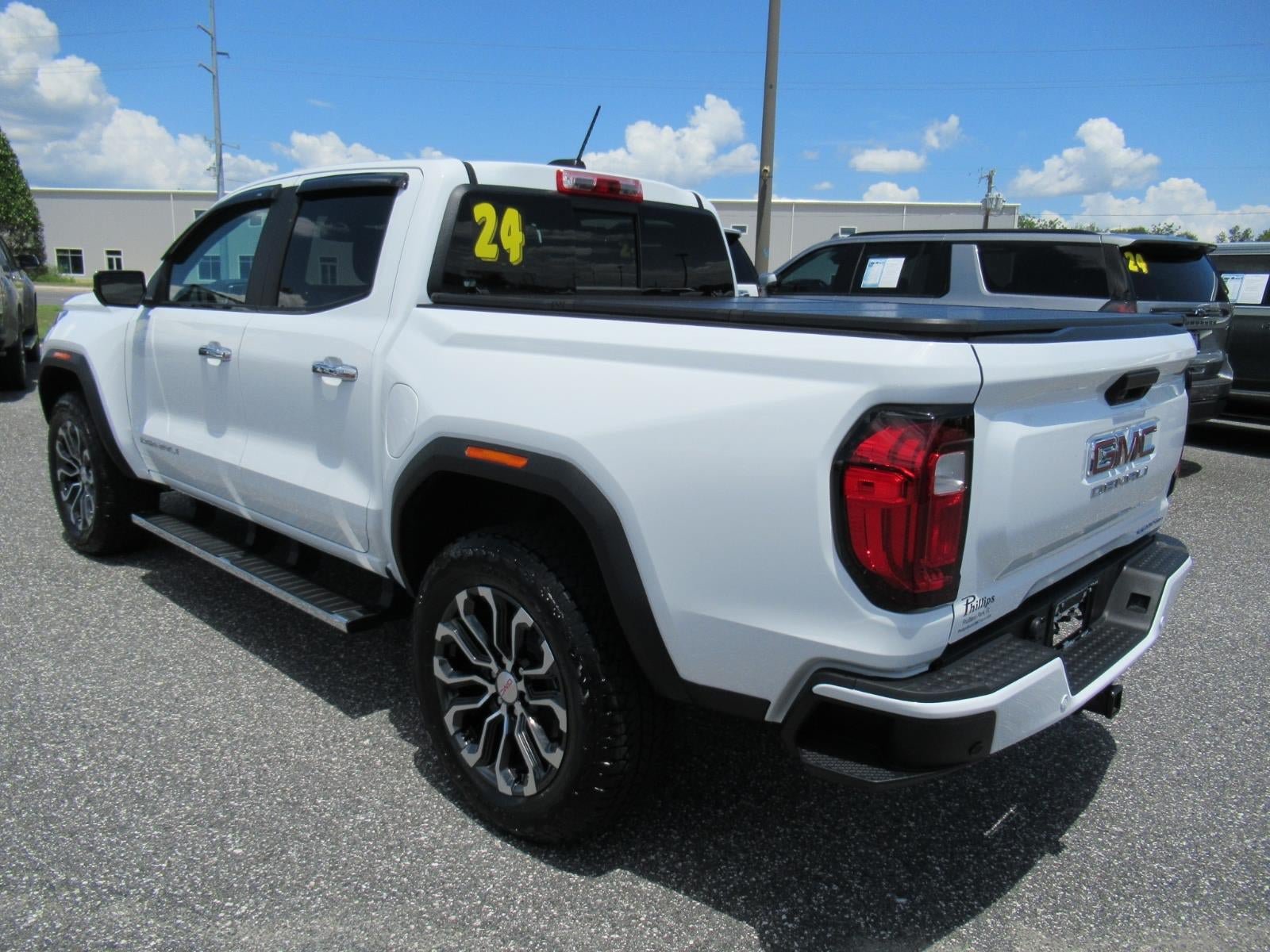 Used 2024 GMC Canyon Denali AWD/4WD image 6