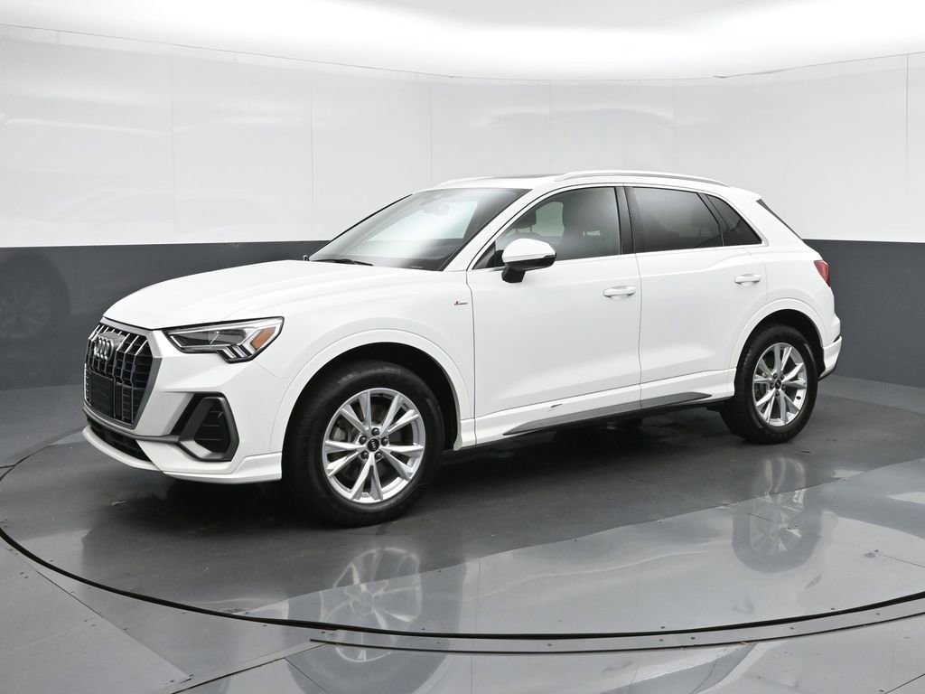 Used 2023 Audi Q3 2.0T Premium AWD/4WD image 3