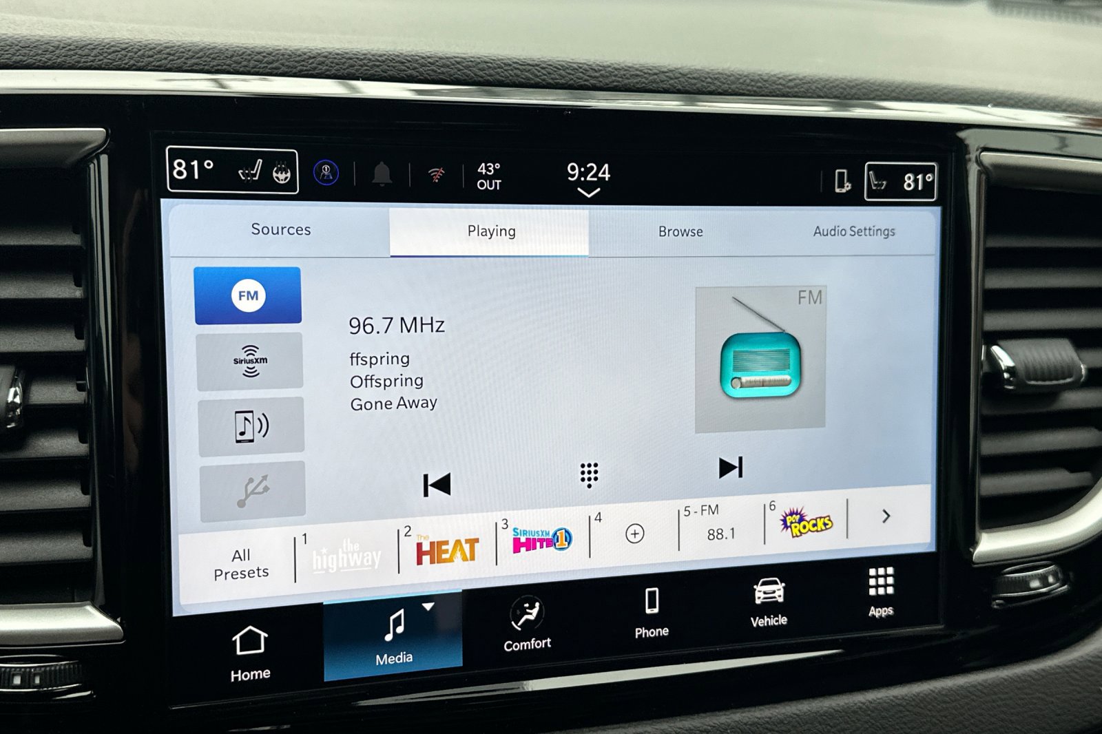 New 2026 Chrysler Voyager LX FWD image 19