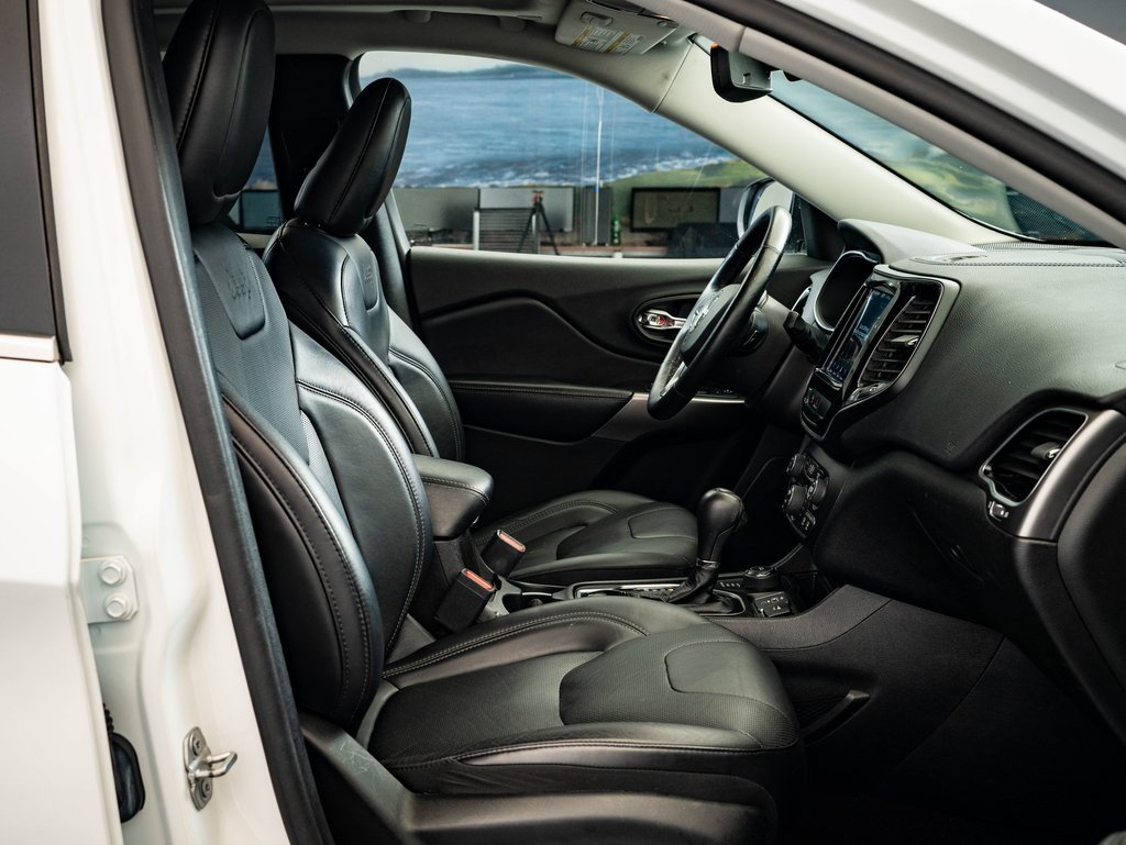 Used 2019 Jeep Cherokee Limited image 22