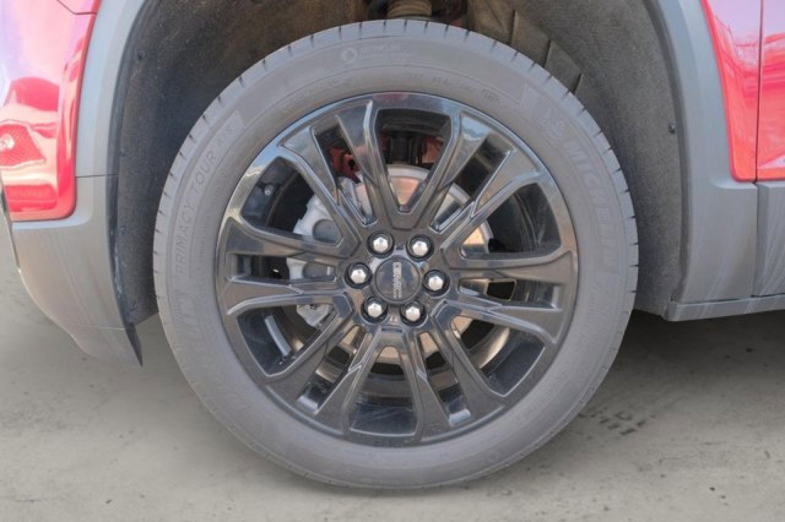 Used 2022 GMC Acadia SLE w/ Driver Convenience Package image 10