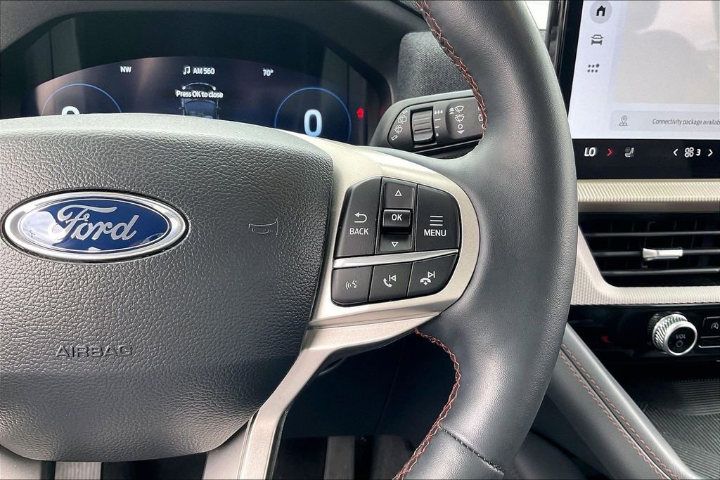 Used 2025 Ford Explorer Active w/ Active Comfort Package AWD/4WD image 17