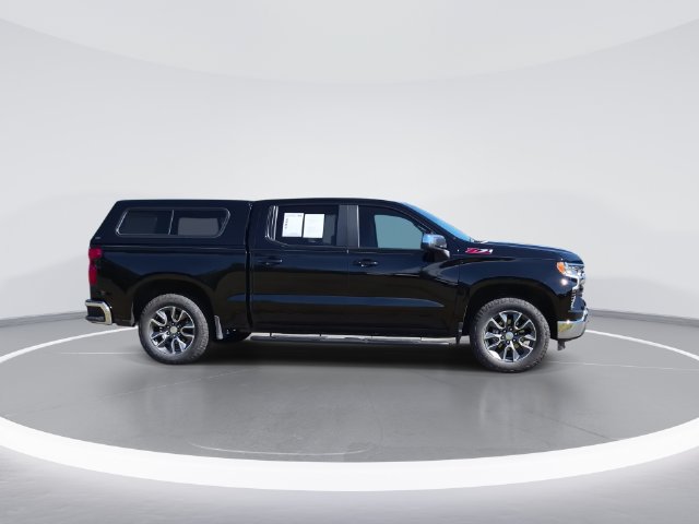 Used 2025 Chevrolet Silverado 1500 LT AWD/4WD image 9