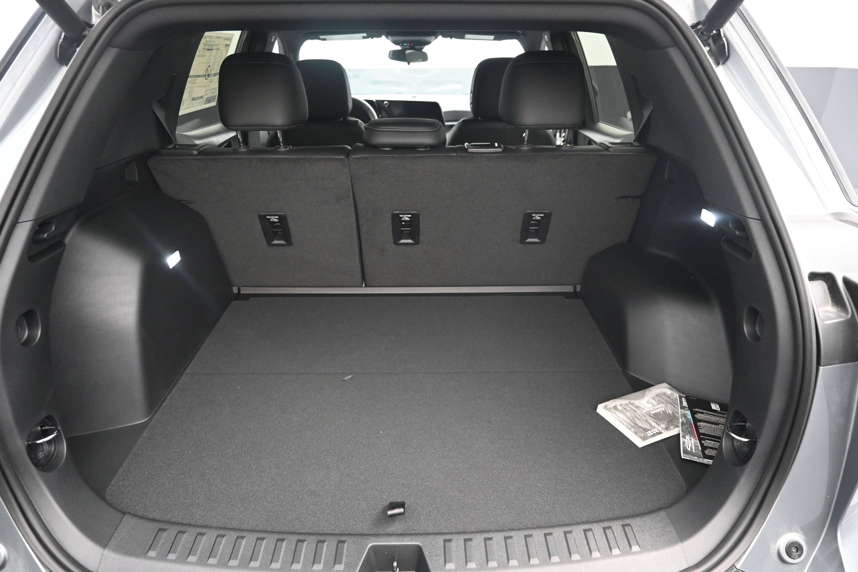 New 2027 Chevrolet Equinox LT w/ Convenience Package II FWD image 30