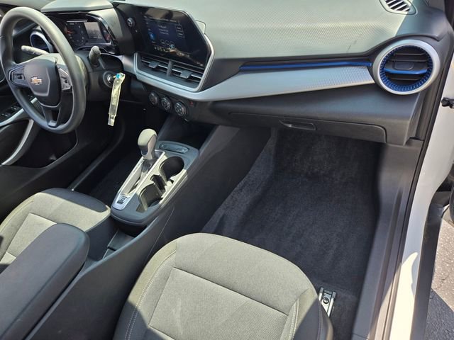 Used 2024 Chevrolet Trax LS w/ LS Convenience Package image 17