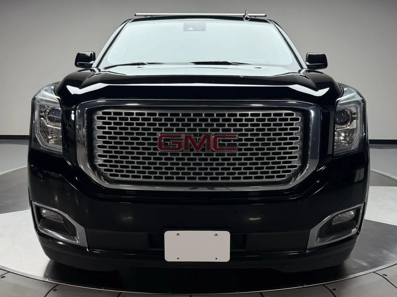 Used 2017 GMC Yukon XL Denali w/ Open Road Package AWD/4WD image 3