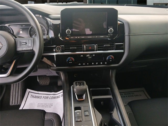 Used 2022 Nissan Pathfinder S image 11