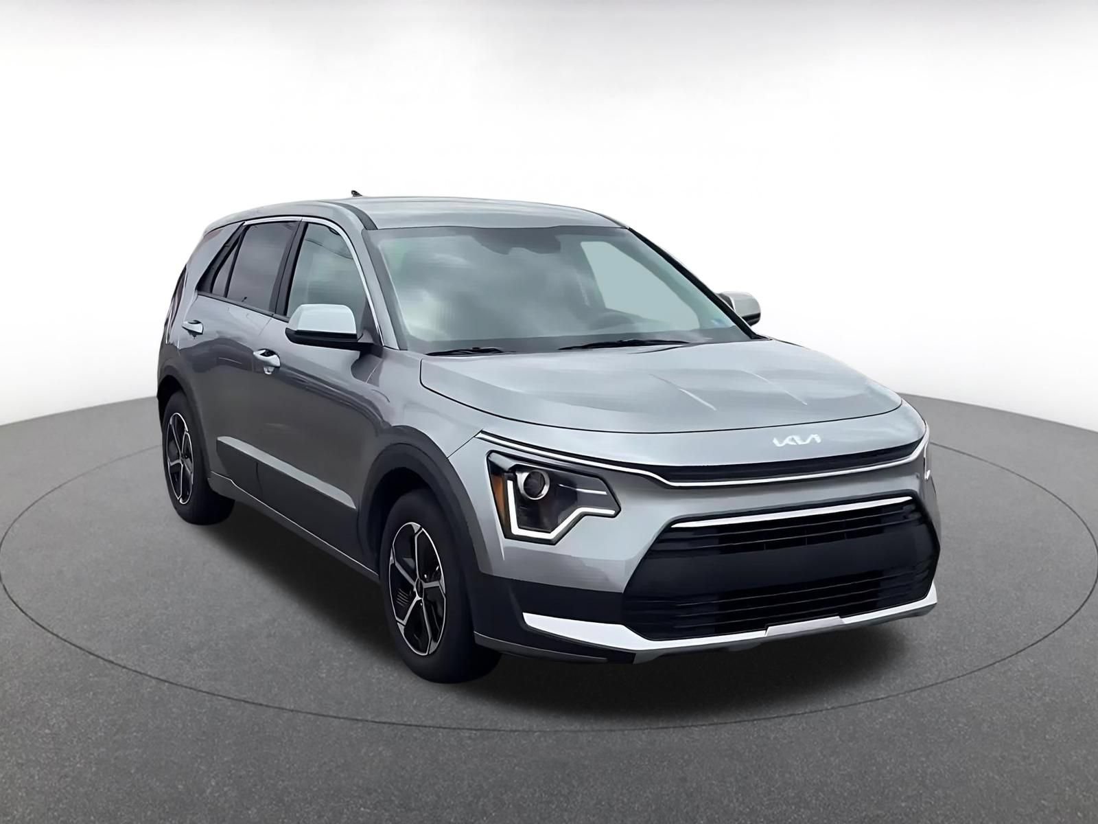 Used 2026 Kia Niro LX FWD image 3