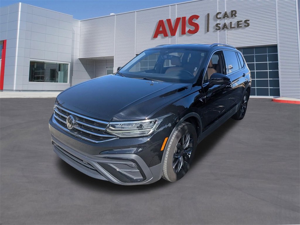 Used 2024 Volkswagen Tiguan SE image 1