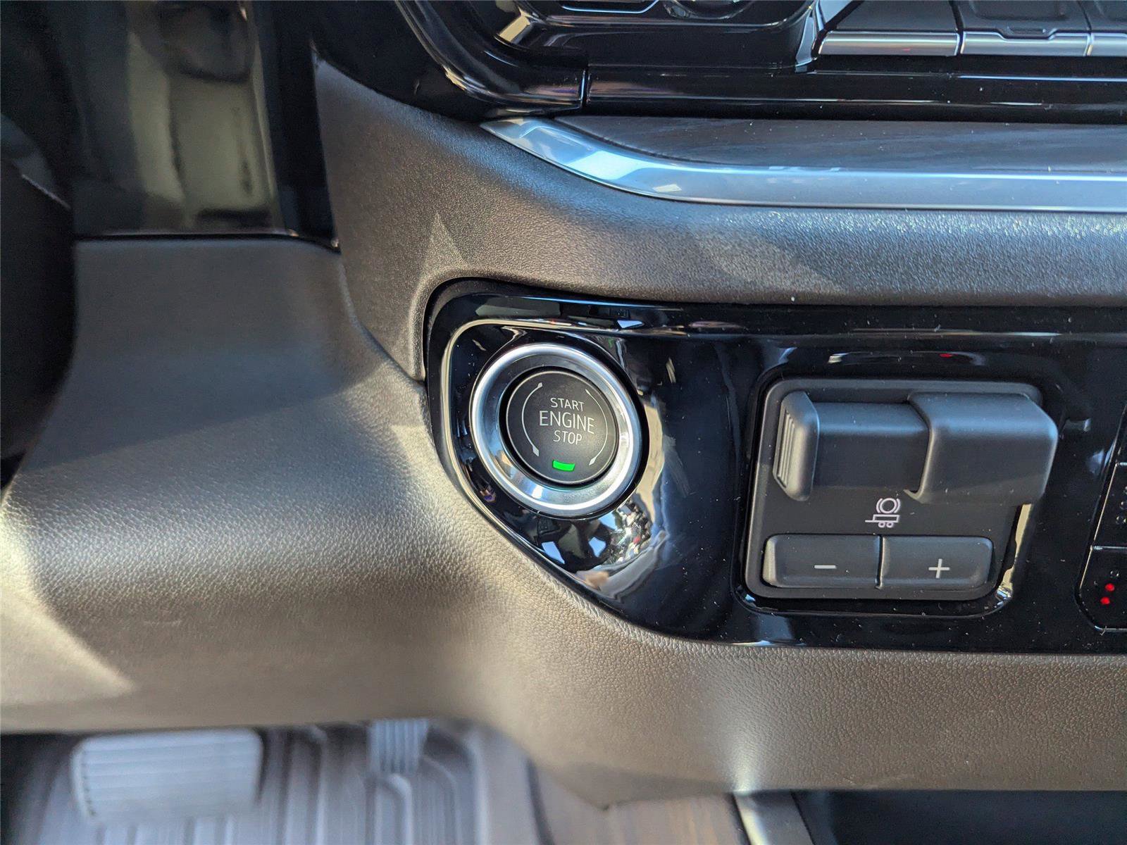 New 2026 GMC Sierra 1500 SLT w/ SLT Premium Plus Package image 22