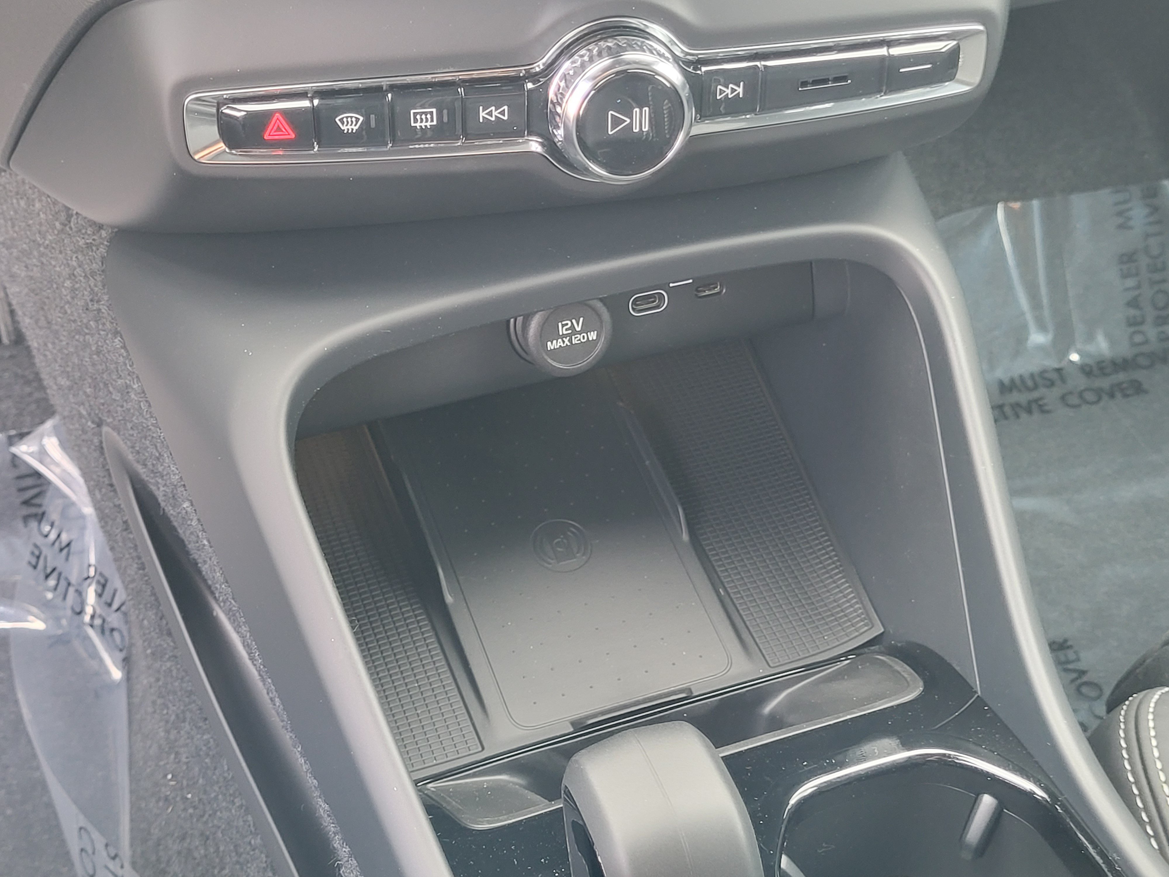 New 2026 Volvo XC40 B5 Ultra w/ Protection Package Premier AWD/4WD image 15
