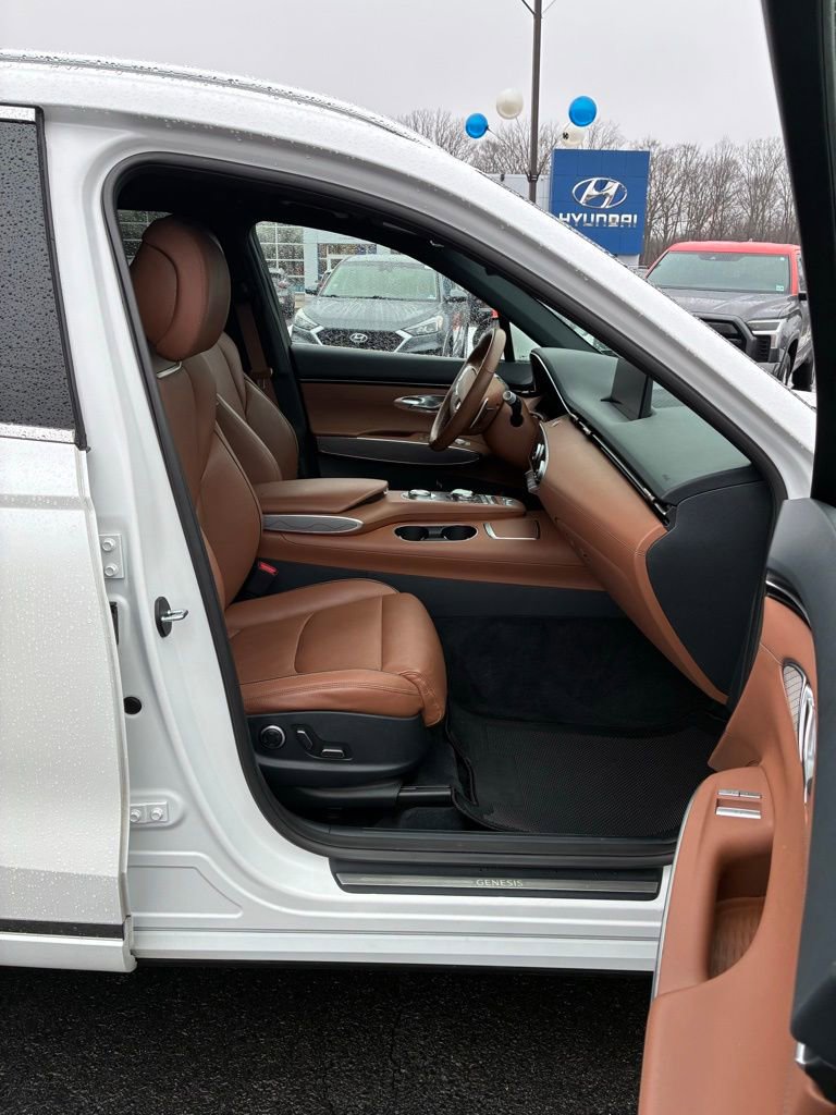 Used 2023 Genesis GV70 2.5T w/ Advanced Package image 21