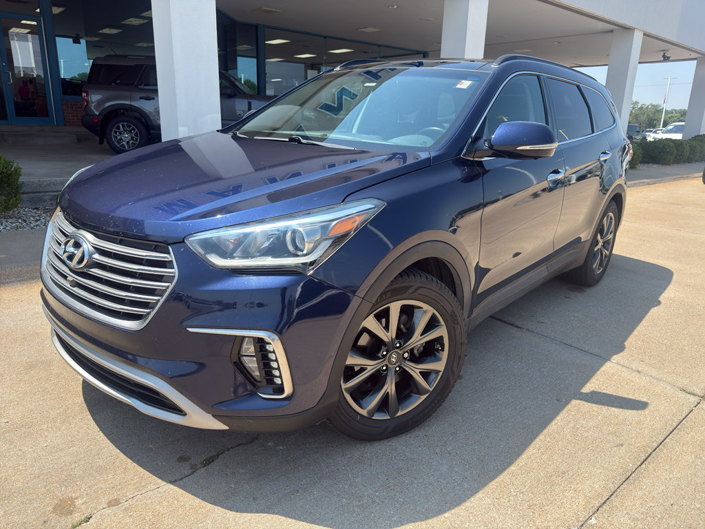 Used 2017 Hyundai Santa Fe FWD image 2
