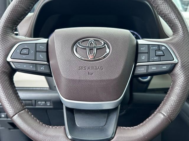 Used 2021 Toyota Sienna Platinum AWD/4WD image 19