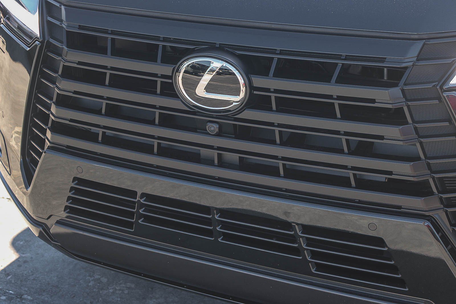 Used 2025 Lexus GX 550 w/ Cold Area Package AWD/4WD image 6