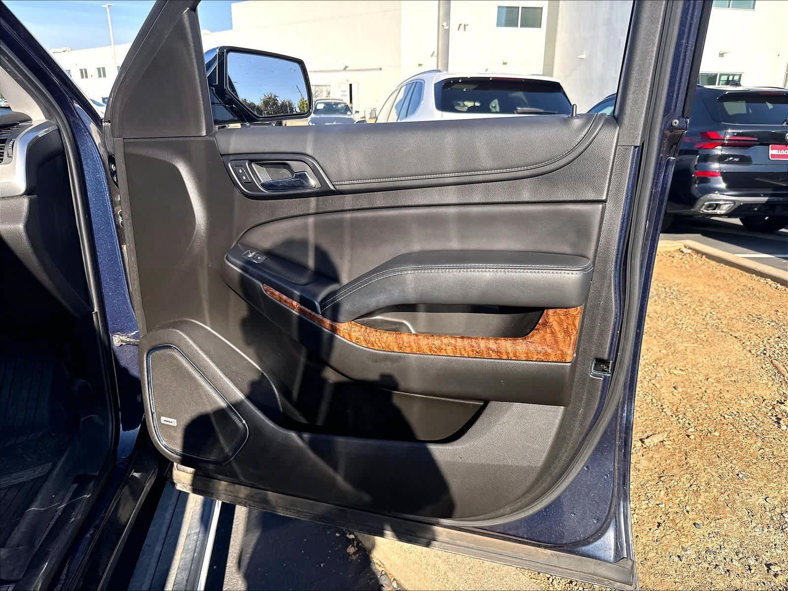 Used 2019 Chevrolet Tahoe Premier w/ Premier Plus Edition AWD/4WD image 25