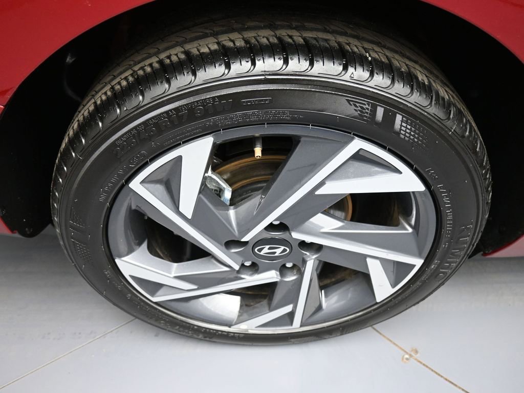 Certified 2025 Hyundai Elantra SEL image 12