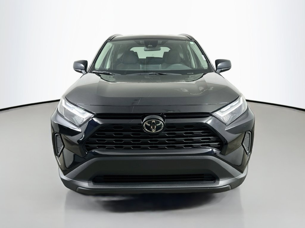 Used 2025 Toyota RAV4 LE AWD/4WD image 2