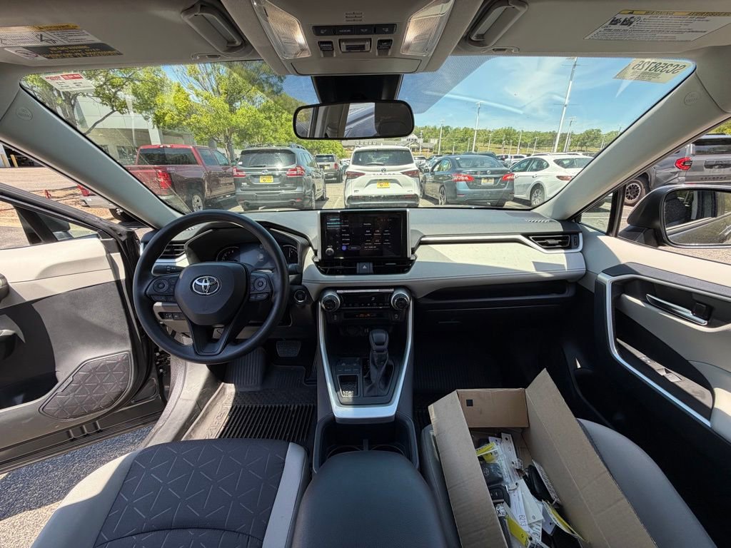 Used 2025 Toyota RAV4 XLE w/ Convenience Package image 8