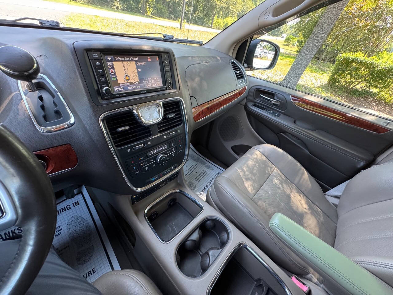 Used 2013 Chrysler Town & Country Touring-L w/ Entertainment Group #2 FWD image 20