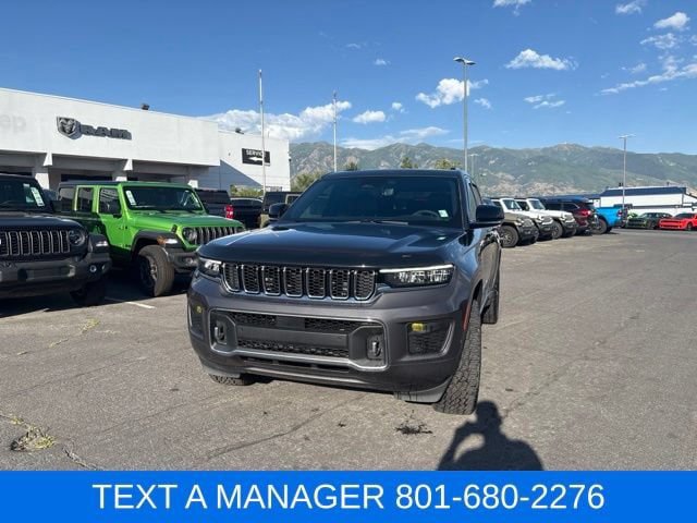 Used 2023 Jeep Grand Cherokee Overland w/ Luxury Tech Group IV AWD/4WD image 3