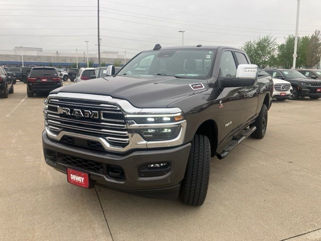Used 2025 RAM 2500 Laramie AWD/4WD image 3
