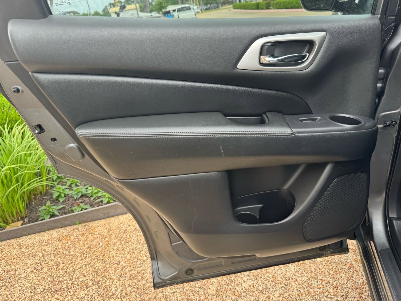 Used 2020 Nissan Pathfinder S FWD image 30