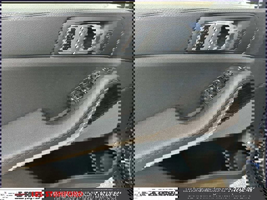 Used 2021 BMW X5 xDrive45e w/ Premium Package image 17