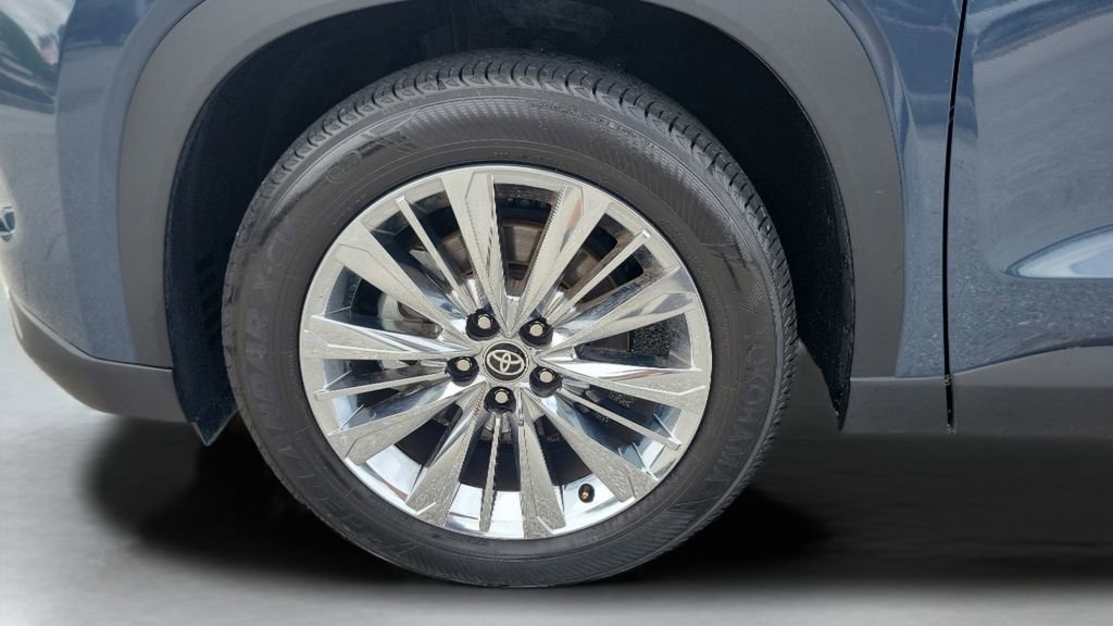 Certified 2024 Toyota Grand Highlander Platinum AWD/4WD image 25