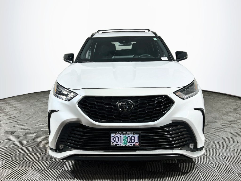 Certified 2026 Toyota Highlander XSE AWD/4WD image 2