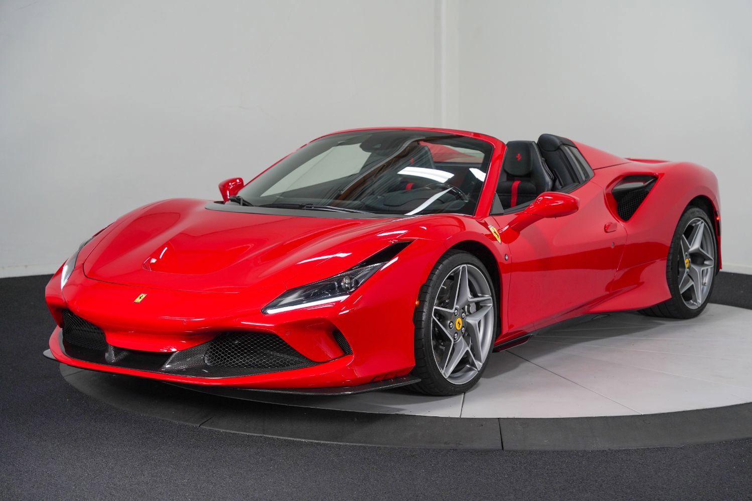 Used 2021 Ferrari F8 Tributo RWD image 6