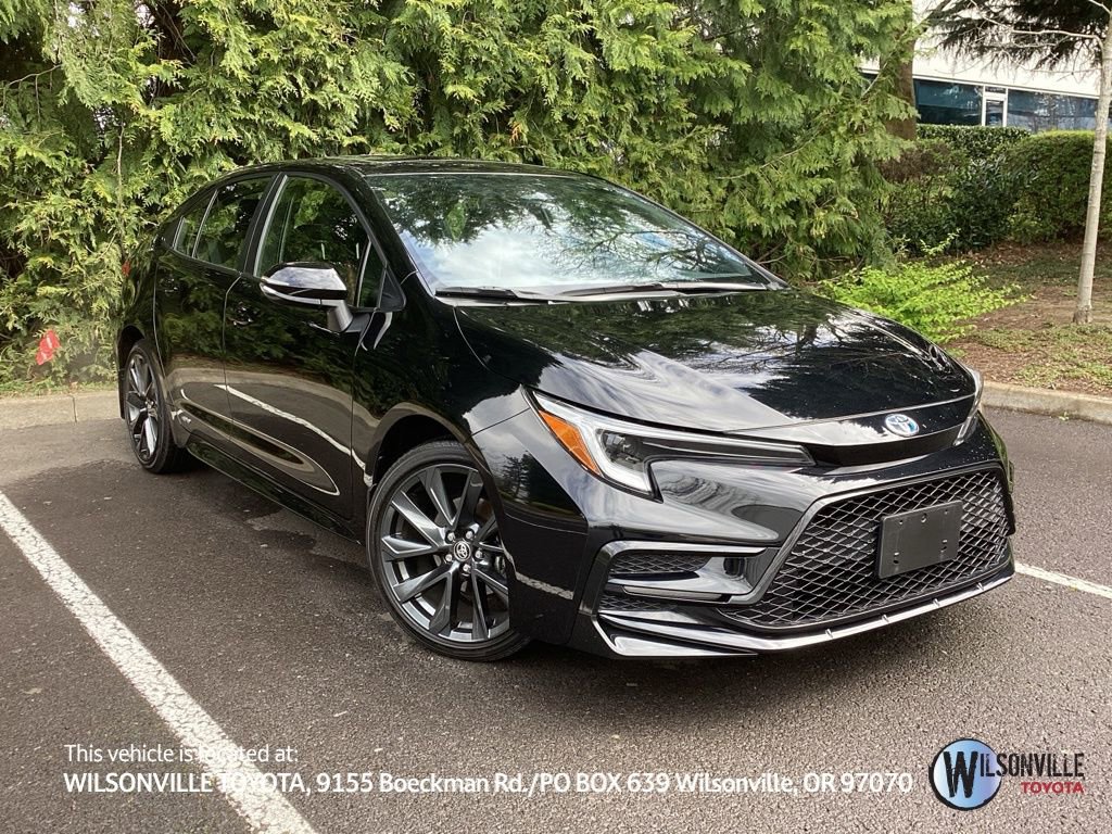 Used 2025 Toyota Corolla SE w/ SE Premium Package image 1