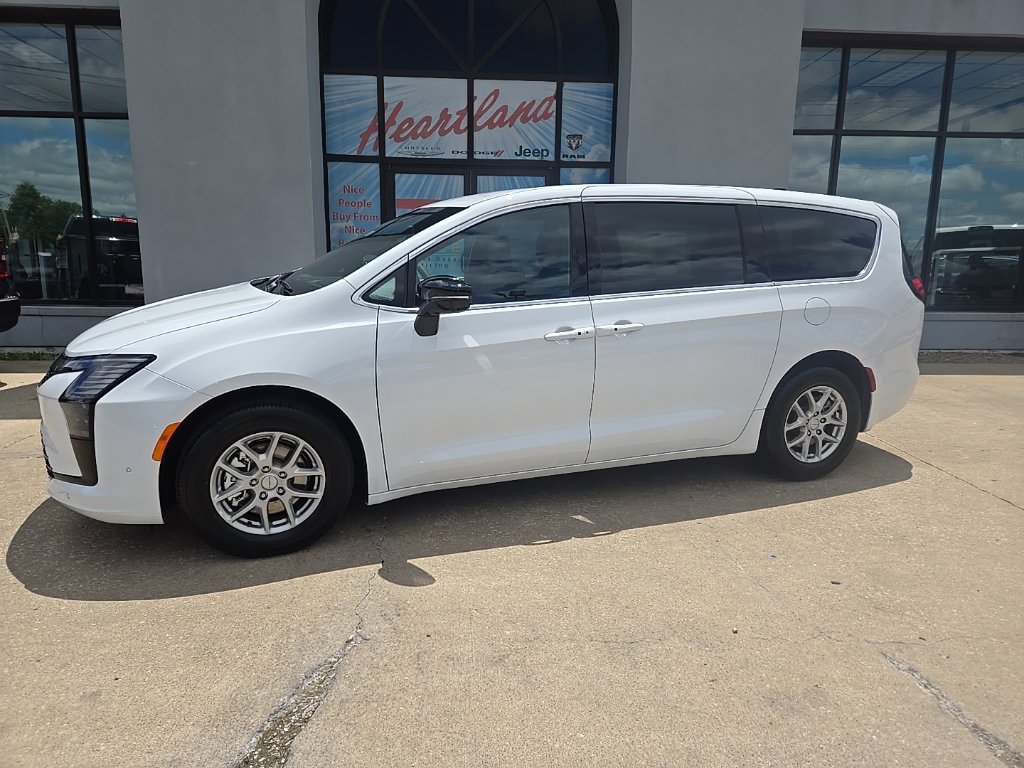 New 2027 Chrysler Pacifica Select w/ Family Tech Group FWD image 5