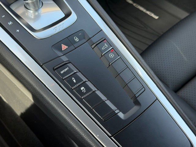 Used 2018 Porsche 911 Carrera image 39