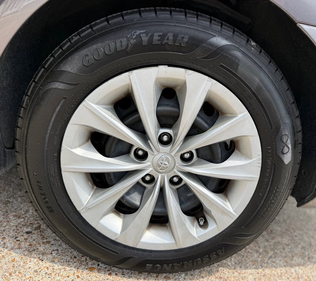 Used 2017 Toyota Camry LE FWD image 21